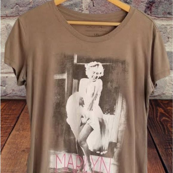 Marilyn Tops - "Marilyn Monroe"/ Blown Dress Tee-shirt